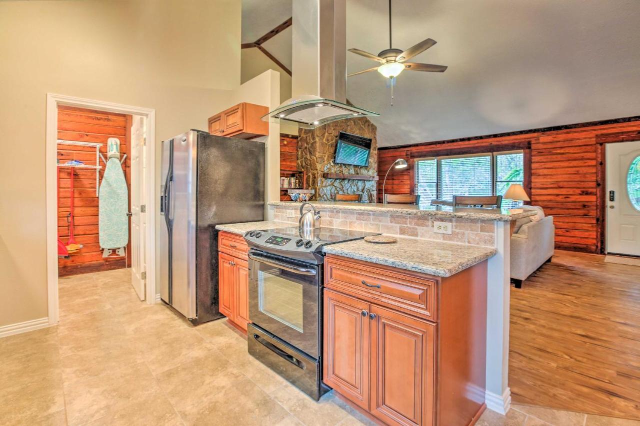 Spacious Kemah Clear Lake Home With Porch And Fire Pit Екстер'єр фото