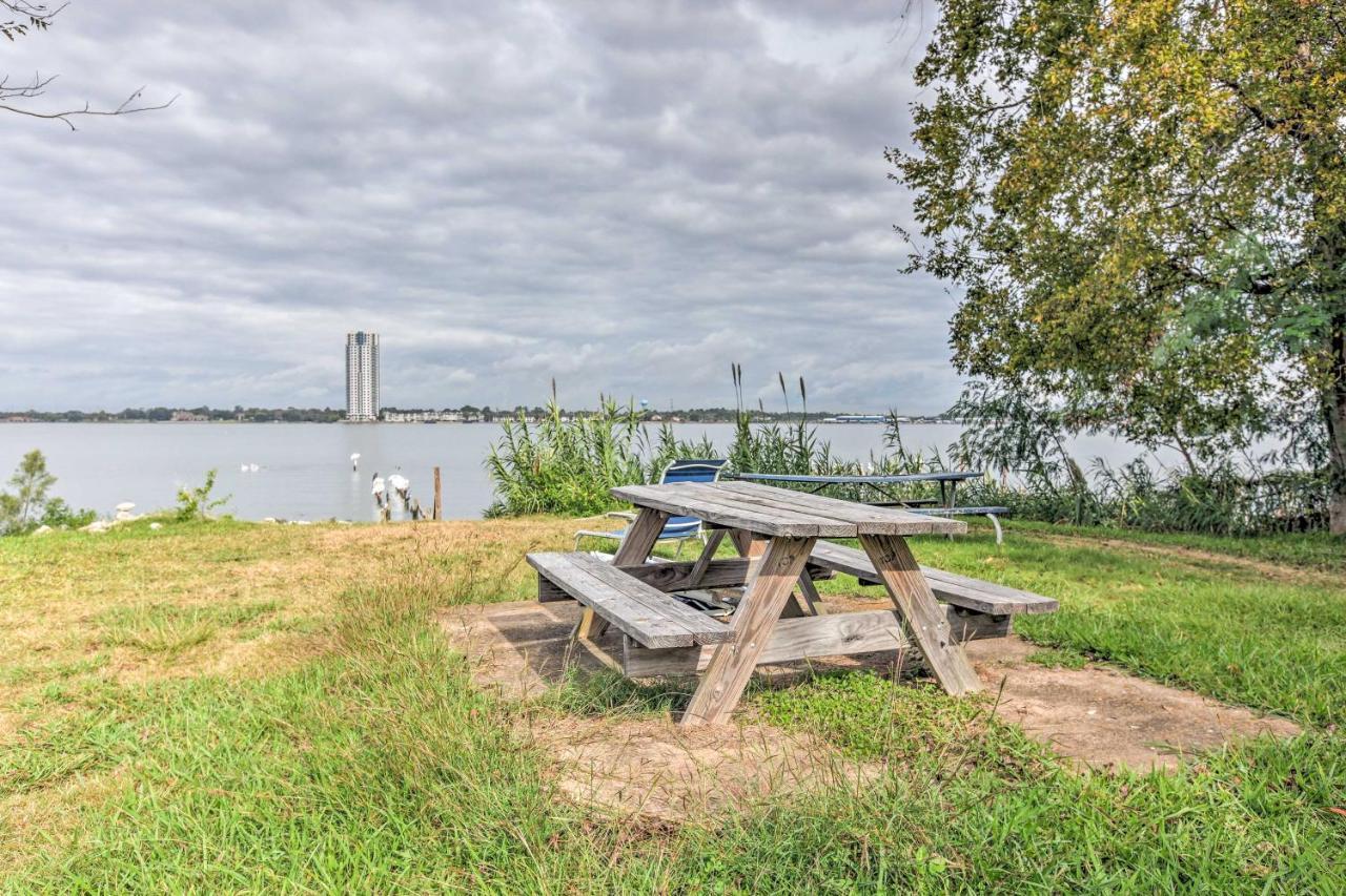Spacious Kemah Clear Lake Home With Porch And Fire Pit Екстер'єр фото