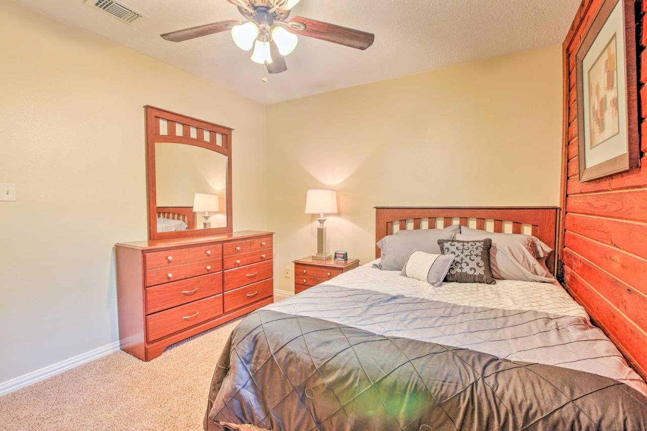 Spacious Kemah Clear Lake Home With Porch And Fire Pit Екстер'єр фото