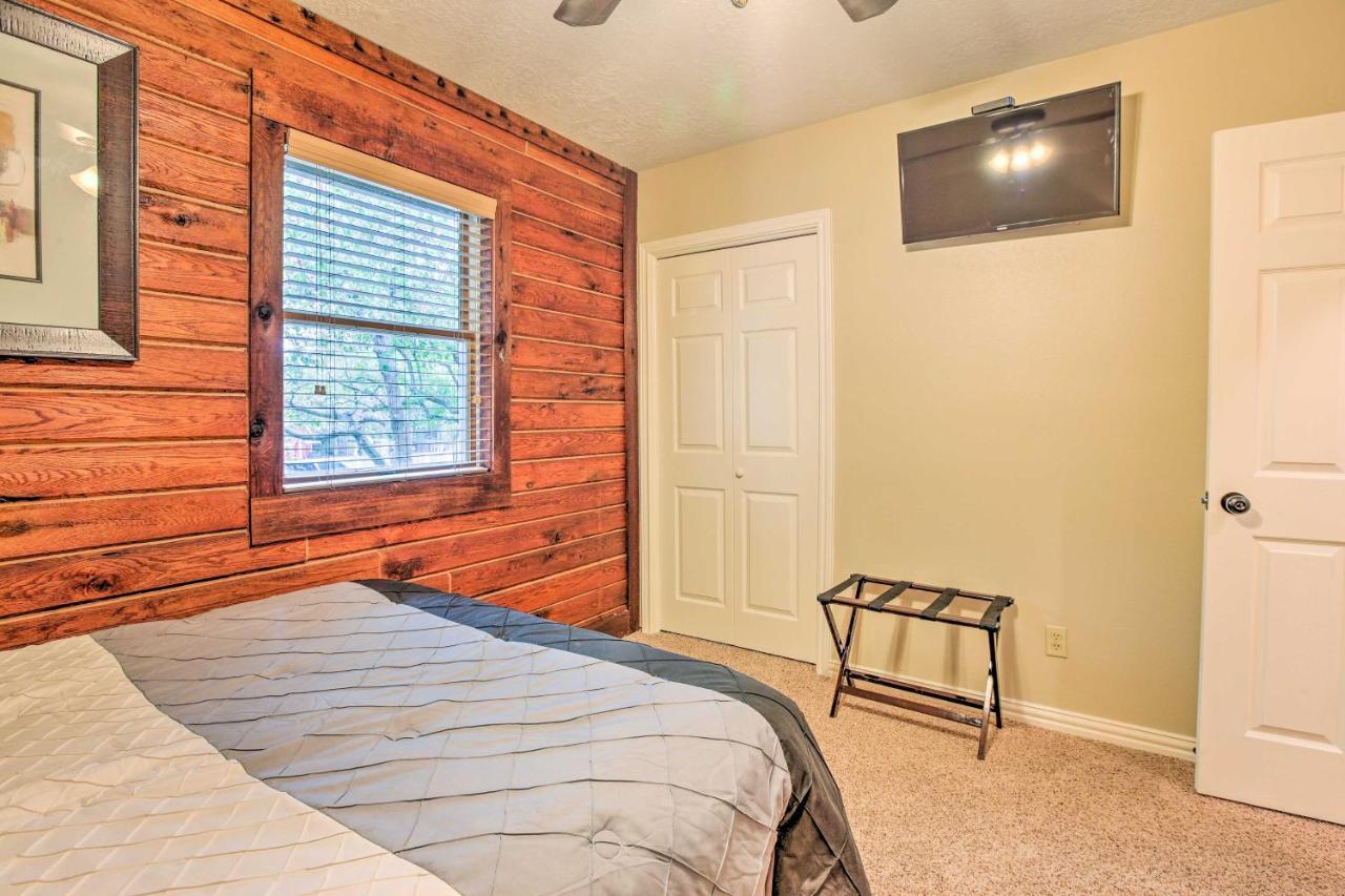 Spacious Kemah Clear Lake Home With Porch And Fire Pit Екстер'єр фото